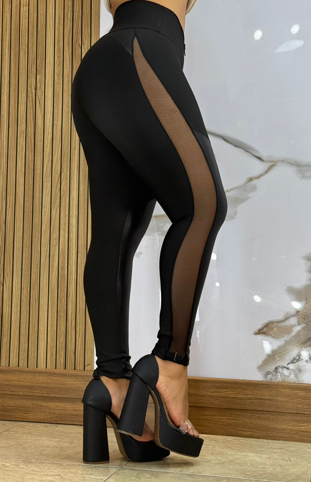 👄 Leggins  Suplex Travers Levanta Cola 🍑 + TOP de obsequio 🎁 y Envío Gratis🚚